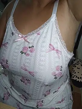 BlackLady_Rose Adlı Modelin Canlı XXX Sohbeti