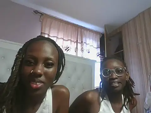 nudevelvet1n Live XXX chat