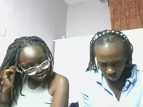 Chat XXX en directo de nudevelvet1