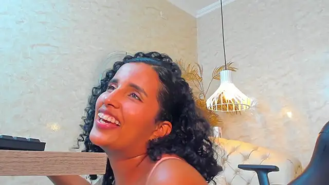 Horny_Curls লাইভ XXX চ্যাট