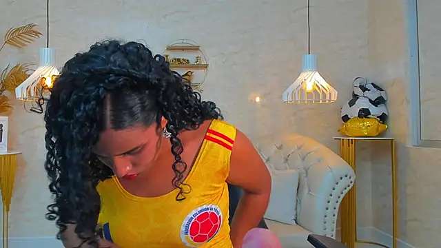 Horny_Curls 现场XXX聊天