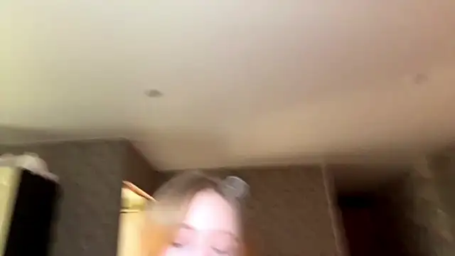 חדר צ'אט בשידור חי של LunaHart7