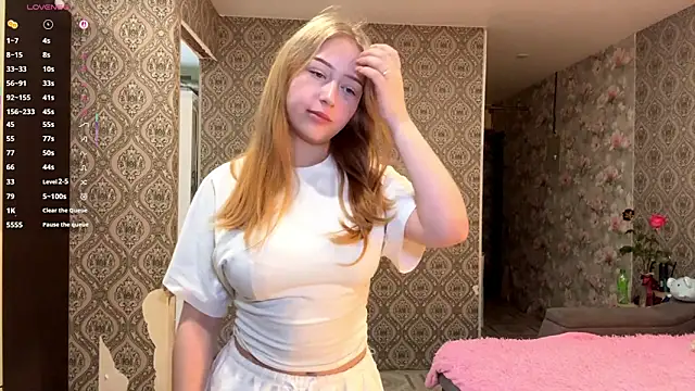 LunaHart7 Pertunjukan Webcam