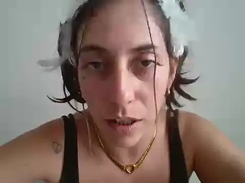 Show modela LatinDolliee na web-kameri