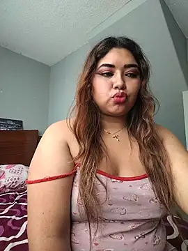 CurvyLolaX Webcam show