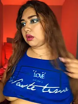 CurvyLolaX's Live XXX Chat