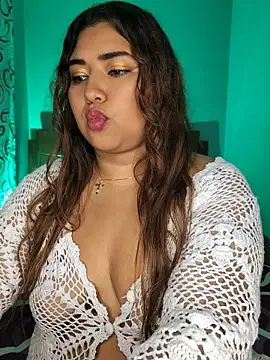 CurvyLolaX Adlı Modelin Canlı XXX Sohbeti