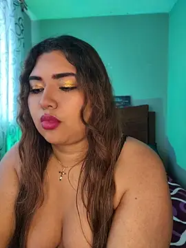 CurvyLolaX – Naživo XXX chat