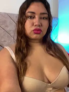 Chat +18 de CurvyLolaX ao vivo