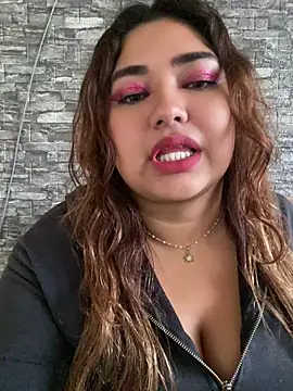 Chatroom XXX en direct de CurvyLolaX