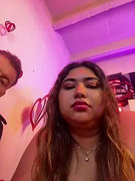 CurvyLolaX's Live XXX Chat