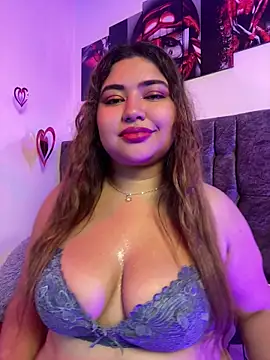 CurvyLolaX 现场XXX聊天
