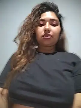 Živý XXX chat CurvyLolaX