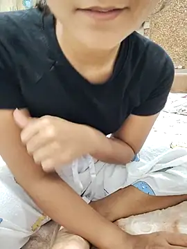 tamanna-01 Show in webcam