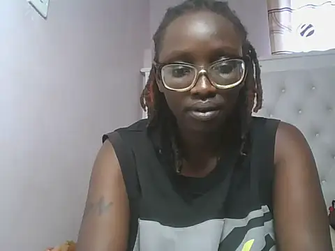 Chatroom XXX en direct de SexyAry