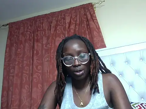 Chatroom XXX en direct de SexyAry