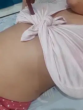 Show modela sexyellisa na web-kameri