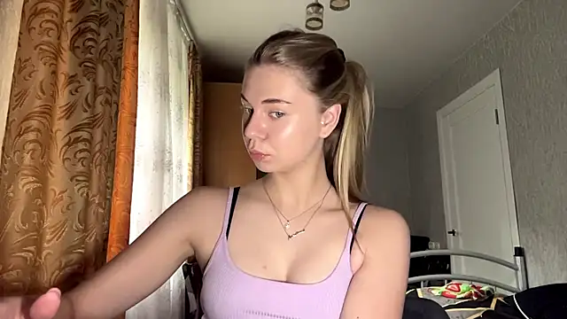 HoneysPiee's Webcam Show