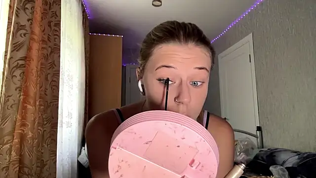 HoneysPiee Chat XXX live