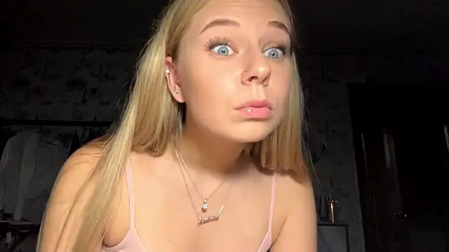 HoneysPiee Webcamshow