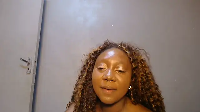 SpicyMackenzie22's Webcam Show