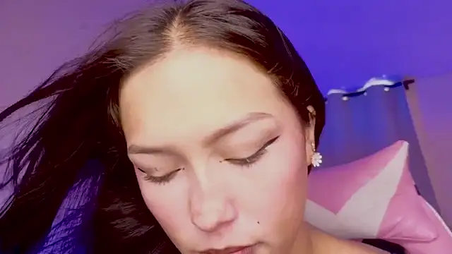 Chat +18 de naomifire_ ao vivo