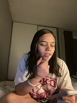 delilahraebabyのライブXXXチャット