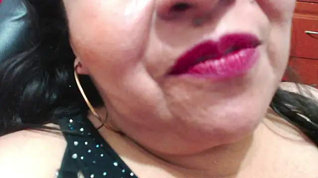 Chat +18 de katiusca_rm ao vivo