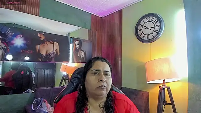 Chat +18 de katiusca_rm ao vivo