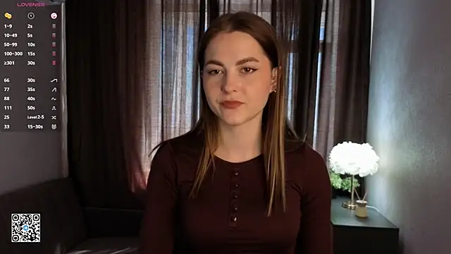 צ'אט XXX בשידור חי של CarolannMirjah