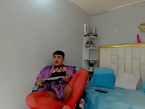 Show modela badboyjuan_ na web-kameri