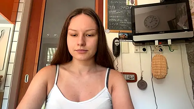 ShaylaChong XXX чат на живо