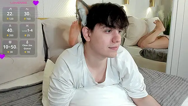 הופעת וובקאם של FetishFox