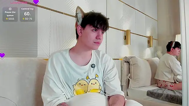 FetishFox webcam show