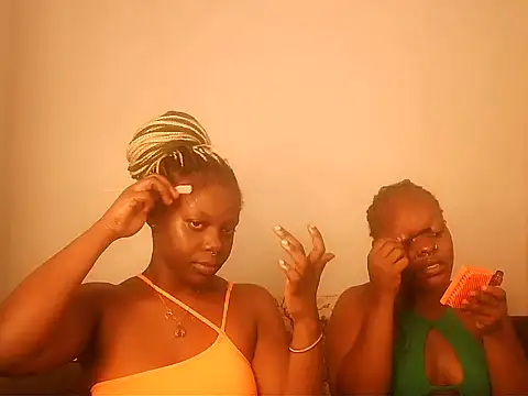 Show modela sexybaddies20 na web-kameri