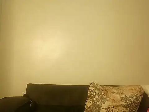 sexybaddies20's Live Chat Room