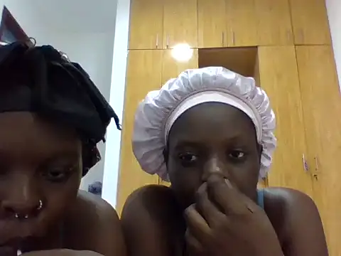 sexybaddies20's Webcam Show