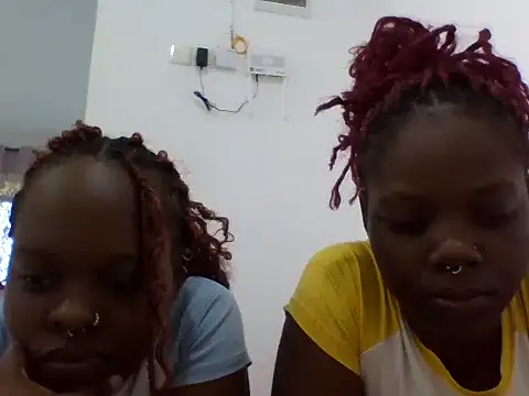 sexybaddies20's Webcam Show