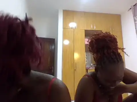 sexybaddies20 Show in webcam