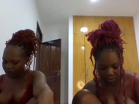 sexybaddies20's Webcam Show
