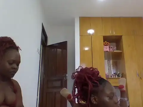 sexybaddies20's Webcam Show