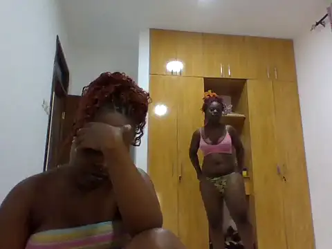 sexybaddies20 Webcamshow