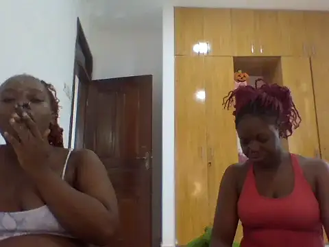 sexybaddies20's Webcam Show