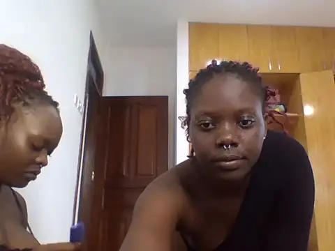 הופעת וובקאם של sexybaddies20