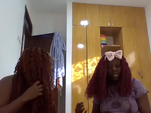 sexybaddies20's Webcam Show