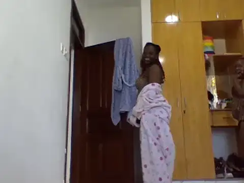 sexybaddies20's Webcam Show