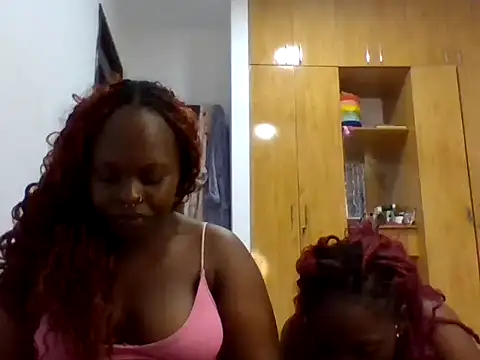 sexybaddies20 Show in webcam