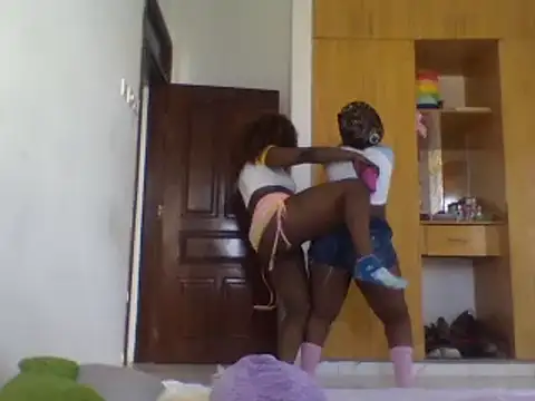 sexybaddies20 Webcam Show