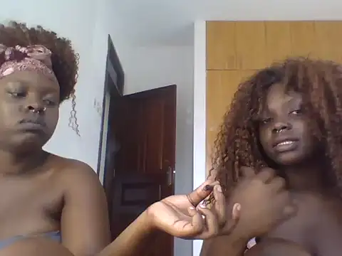 Show de sexybaddies20 na webcam