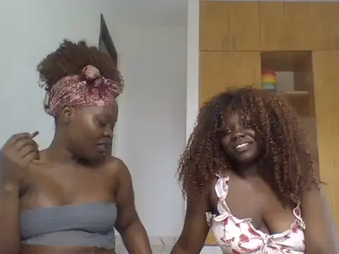 sexybaddies20 Show in webcam